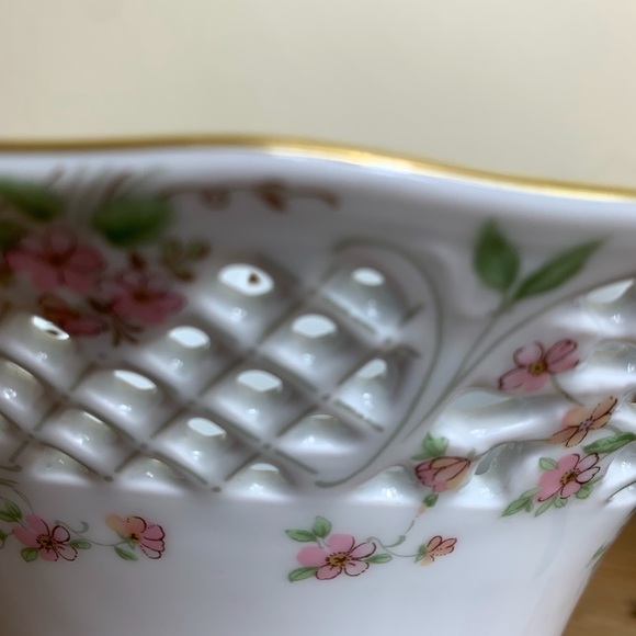 OSCAR DE LA RENTA ENGLISH GARDEN VASE - Picture 7 of 15